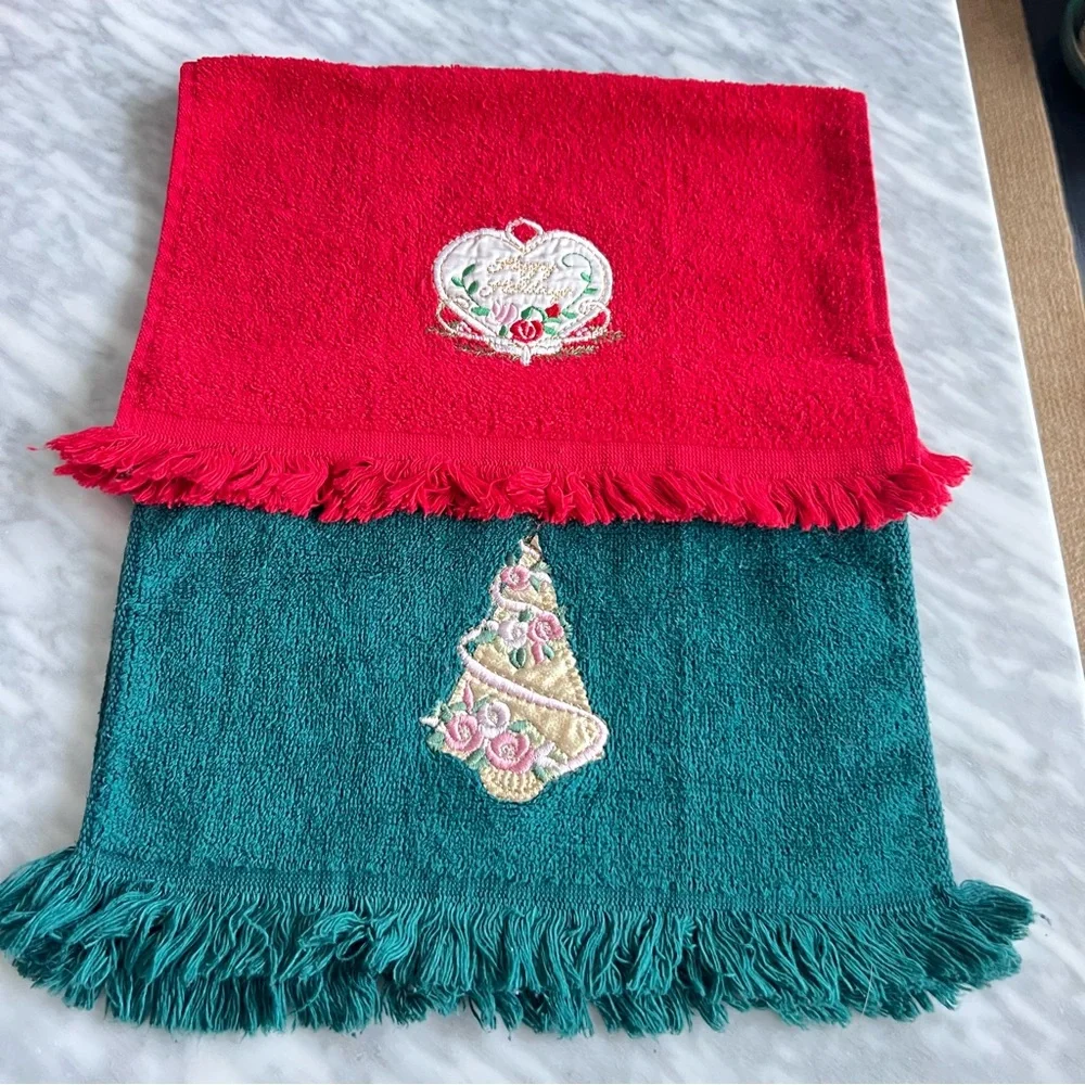 Vintage Embroidered Christmas Towels 15x11